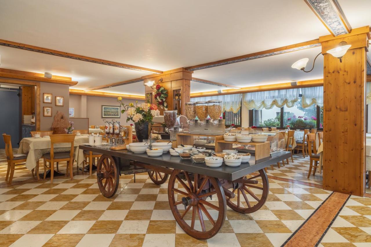 Pippo Hotel Terzolas Exteriör bild
