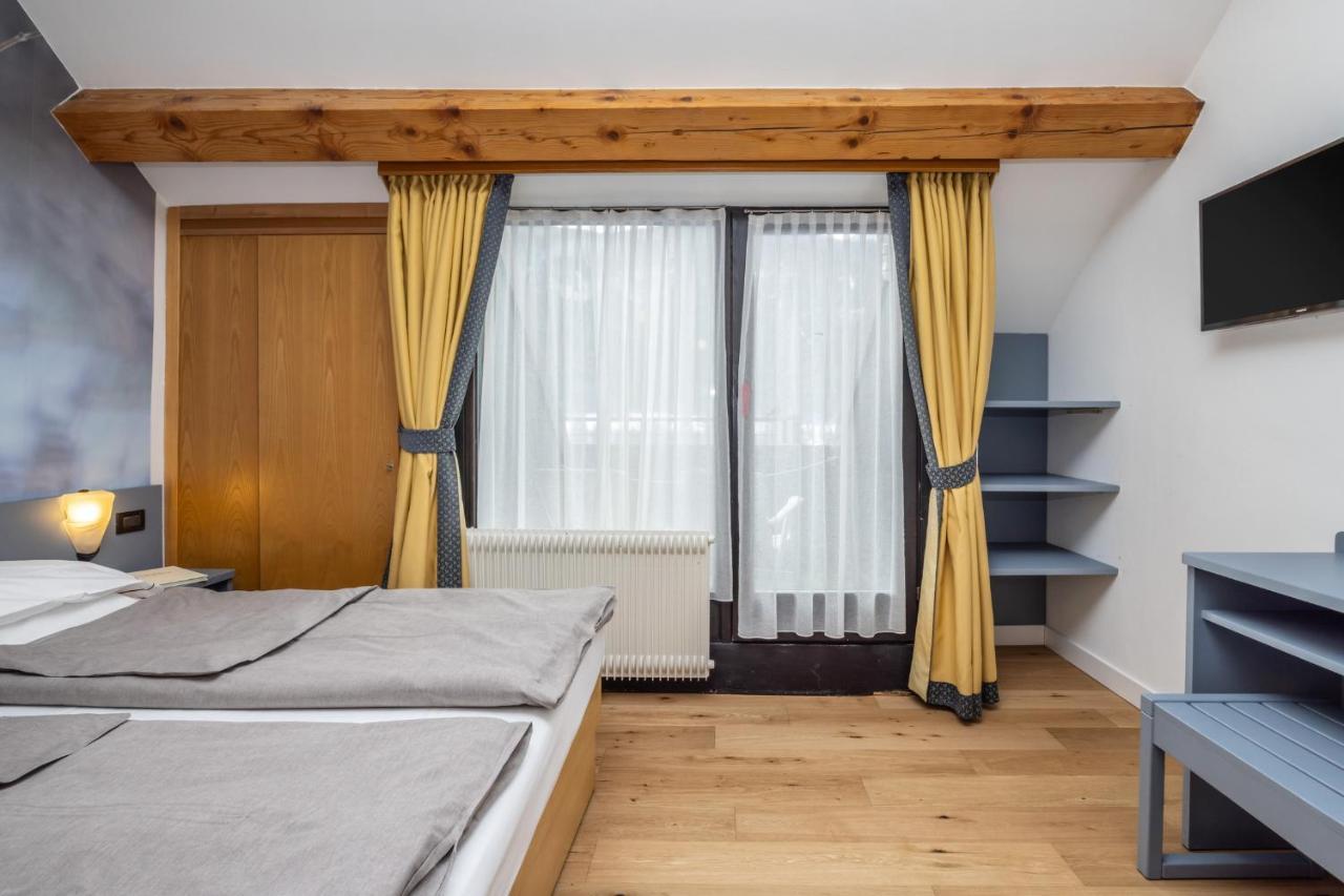 Pippo Hotel Terzolas Exteriör bild