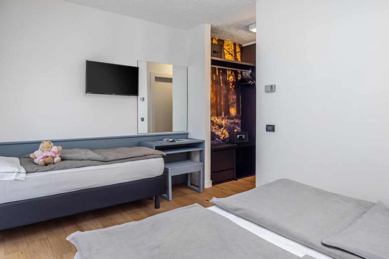Pippo Hotel Terzolas Exteriör bild